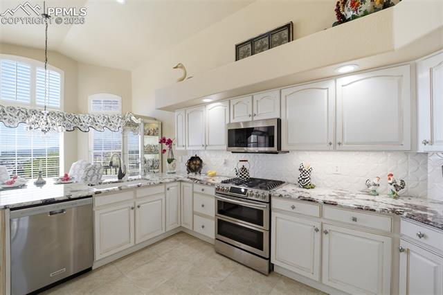 5035 Vista Del Sol Point