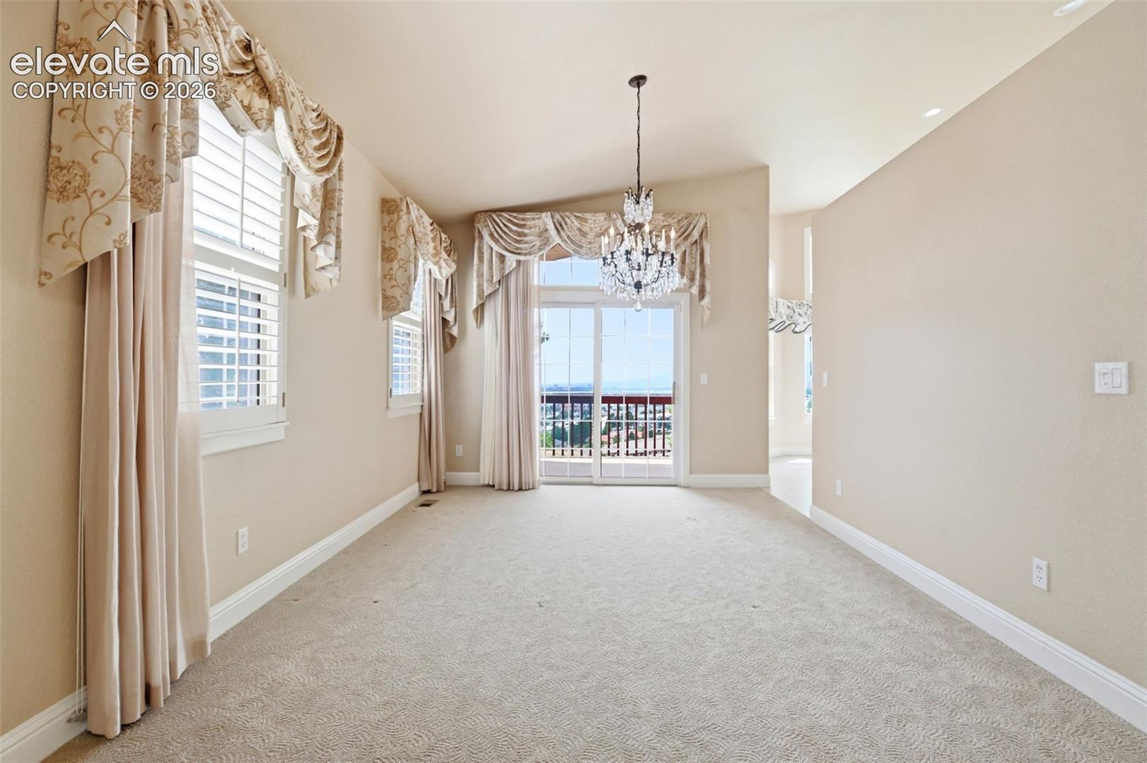 5035 Vista Del Sol Point