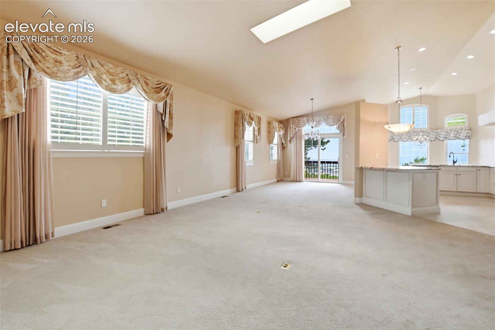 5035 Vista Del Sol Point