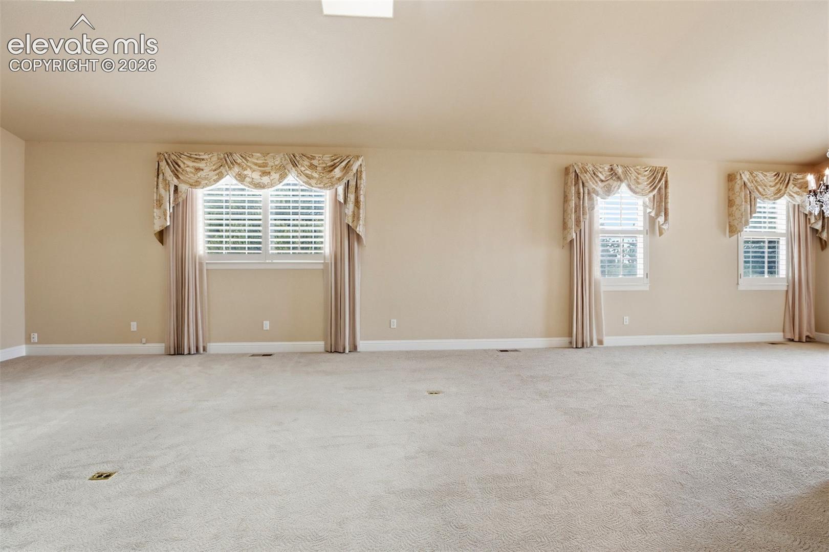 5035 Vista Del Sol Point