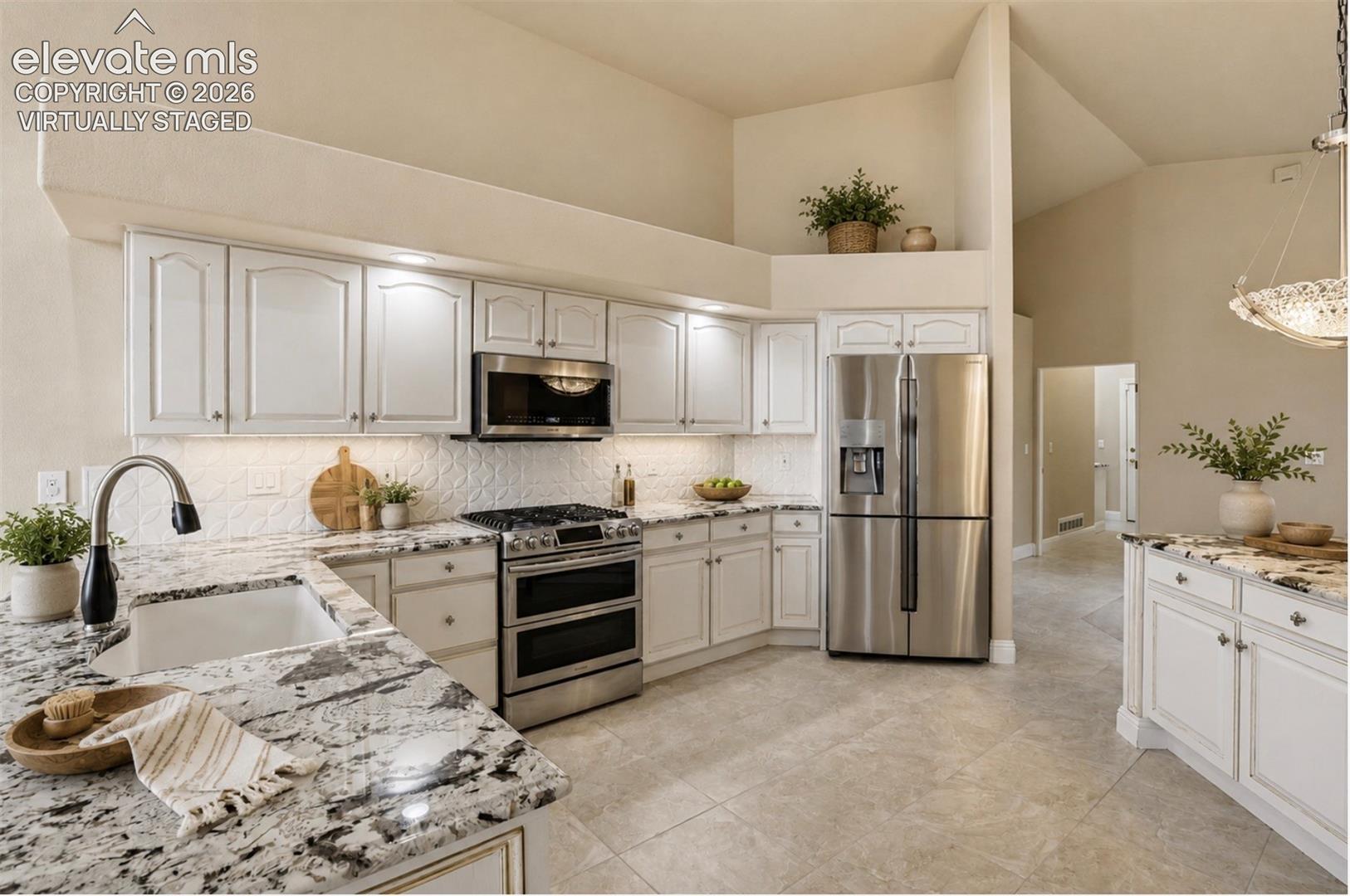 5035 Vista Del Sol Point