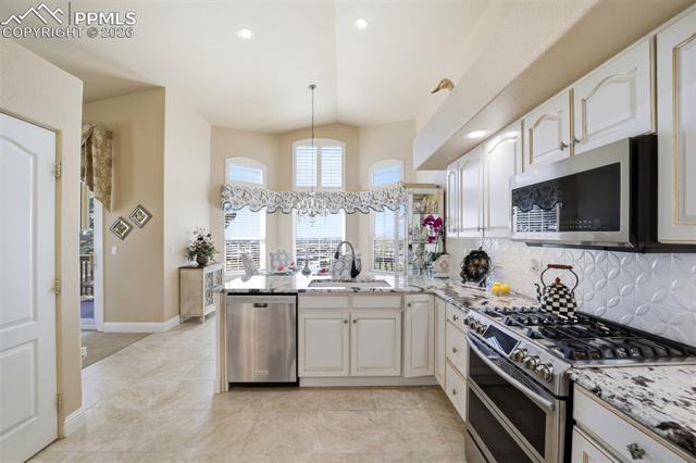 5035 Vista Del Sol Point