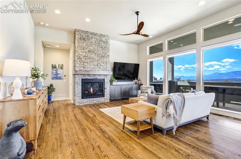 909 Sir Barton Drive
