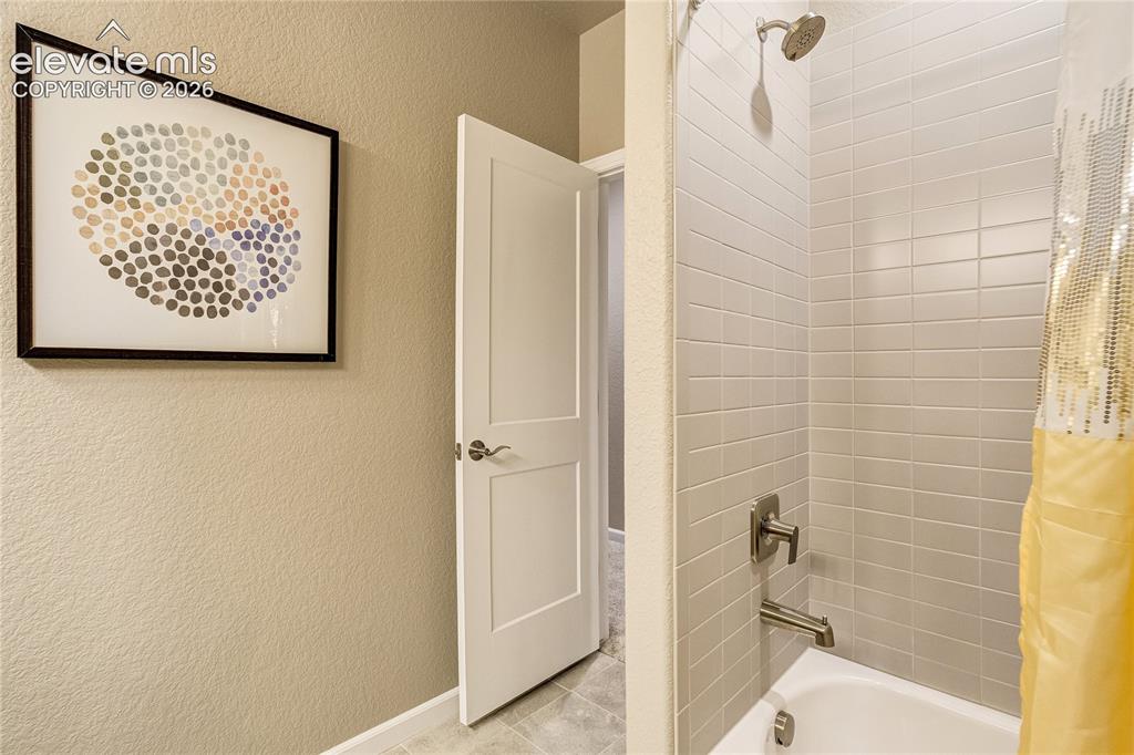 10573 Kelowna View