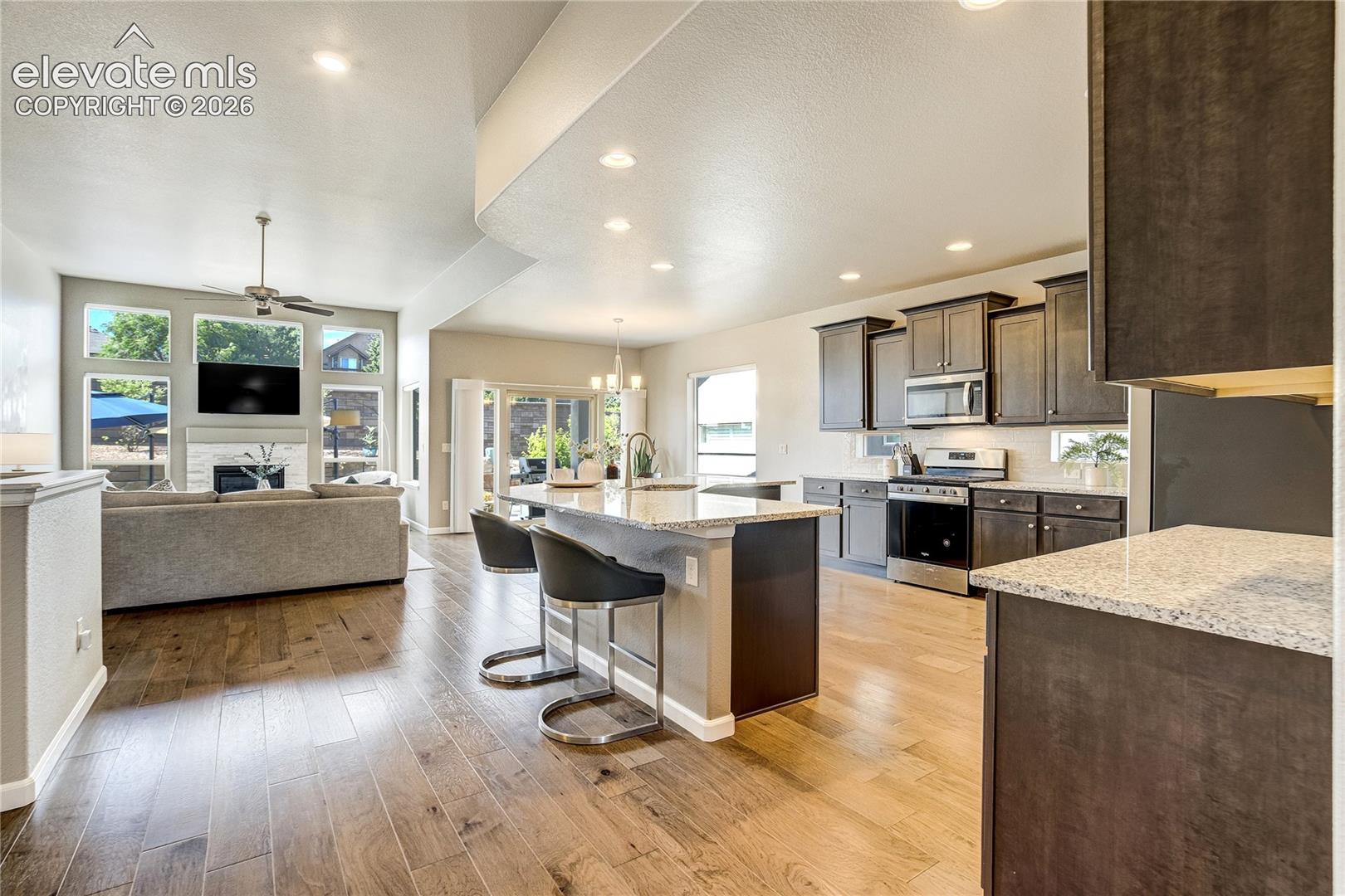 10573 Kelowna View