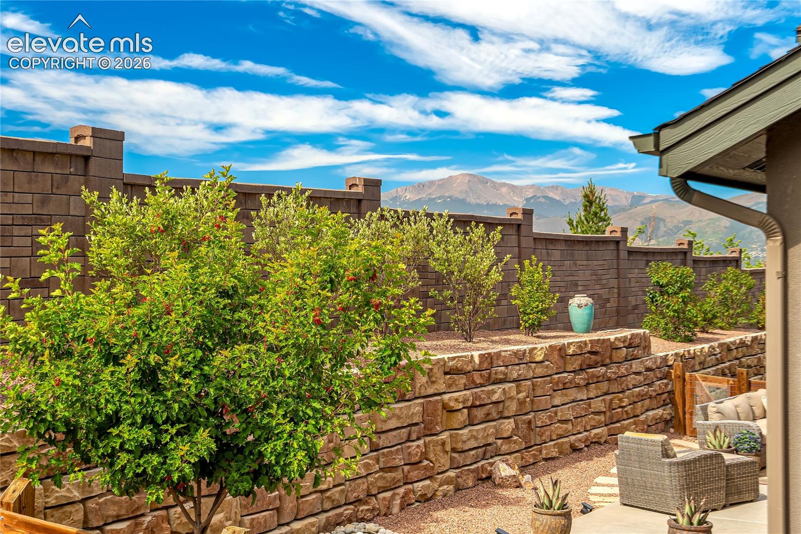10573 Kelowna View