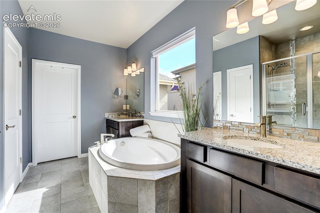 10573 Kelowna View