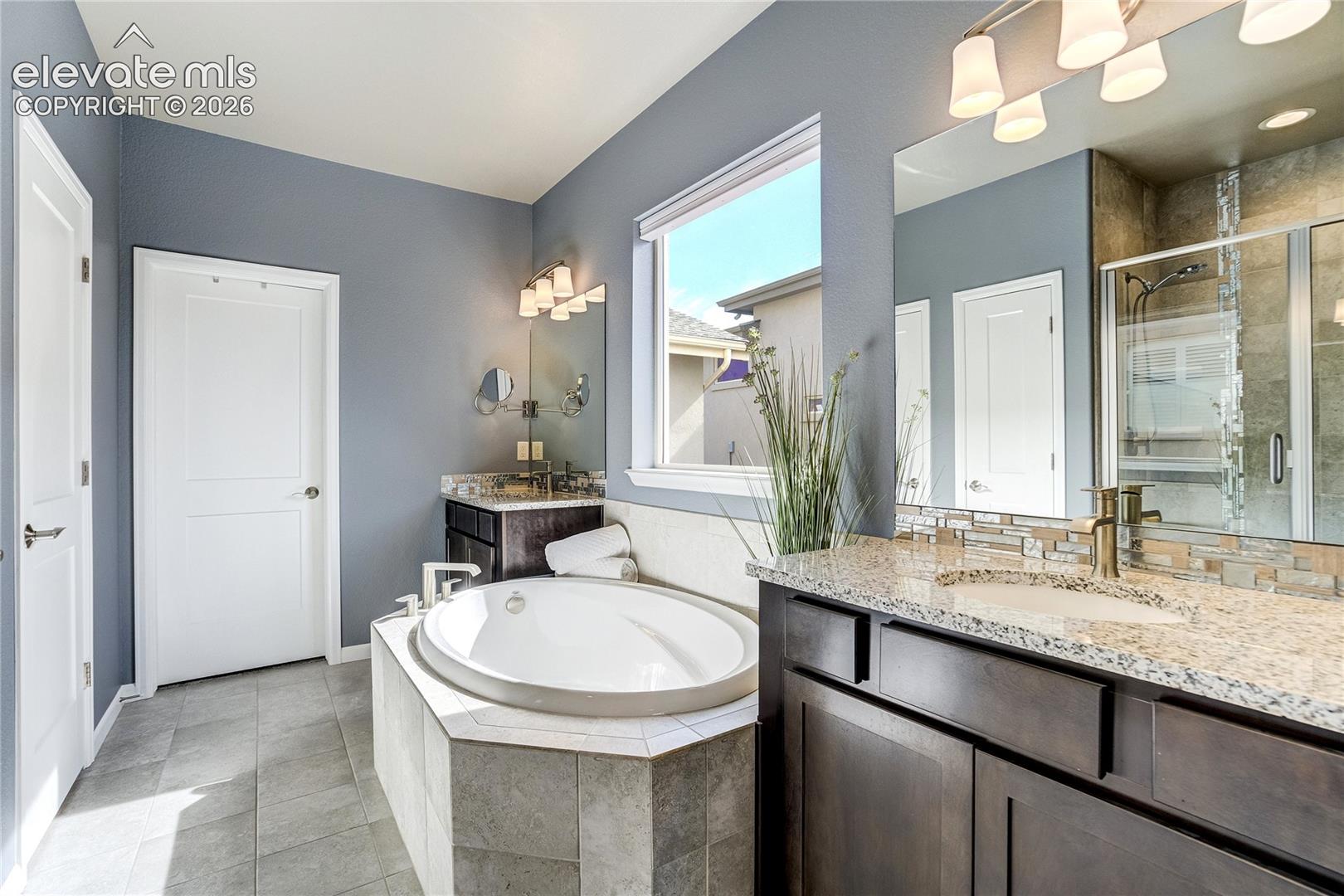 10573 Kelowna View