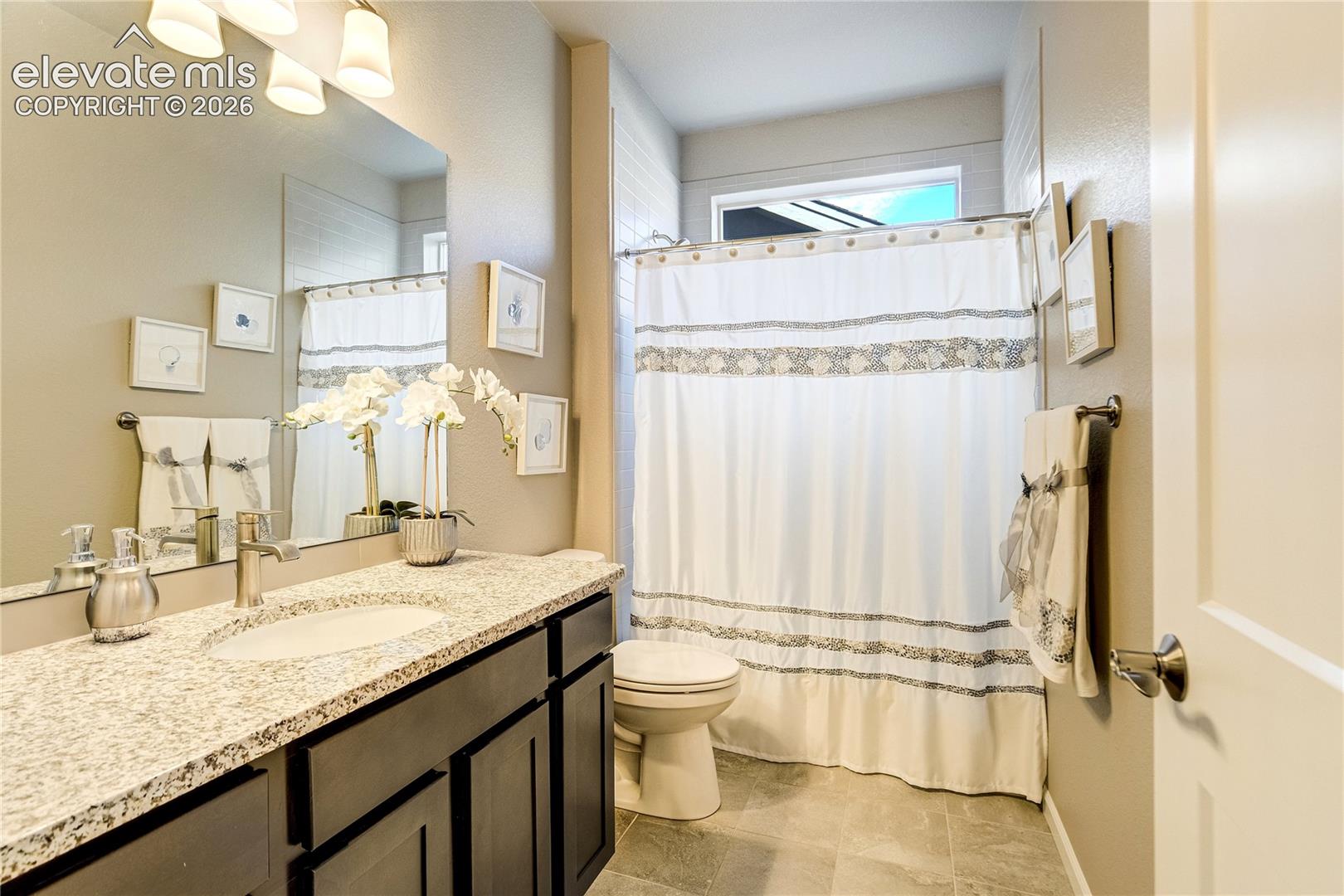 10573 Kelowna View
