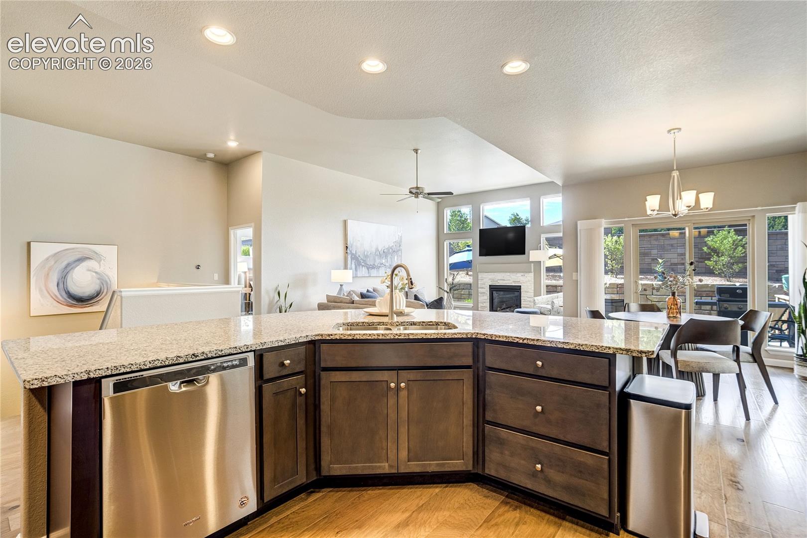 10573 Kelowna View