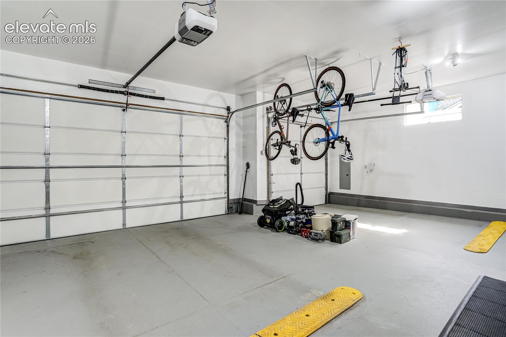 10573 Kelowna View