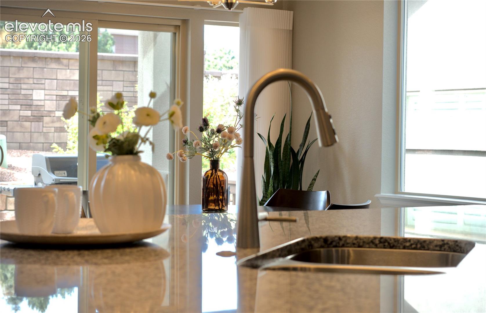 10573 Kelowna View