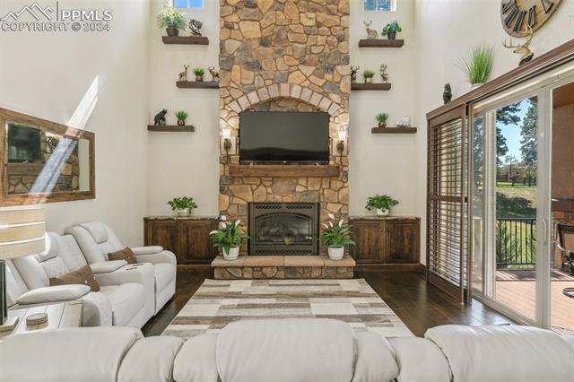 4558 Silver Nell Drive