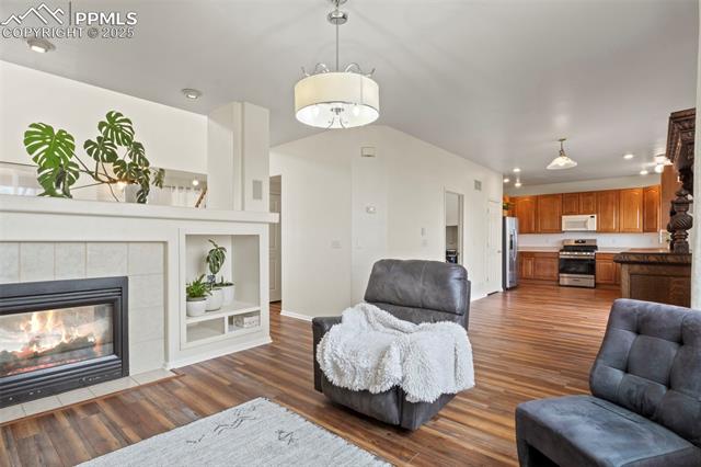 7215 Bonnie Brae Lane