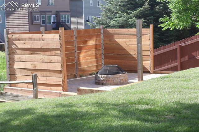 7215 Bonnie Brae Lane