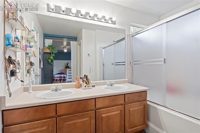 7215 Bonnie Brae Lane