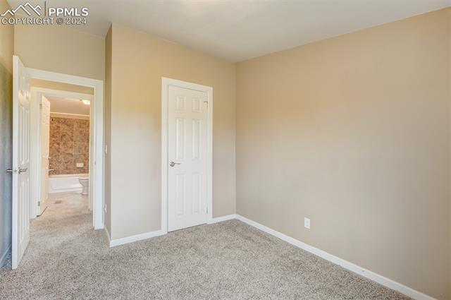 2285 E Ellicott Road S