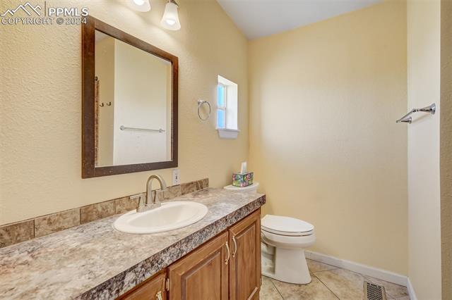 2285 E Ellicott Road S