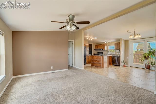 2285 E Ellicott Road S