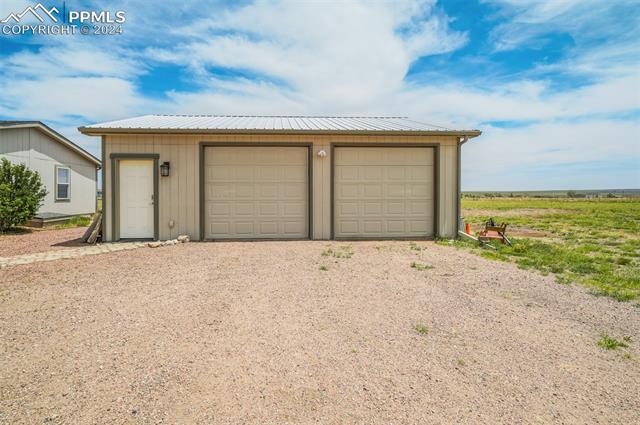 2285 E Ellicott Road S