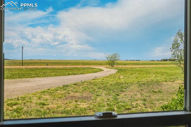 2285 E Ellicott Road S