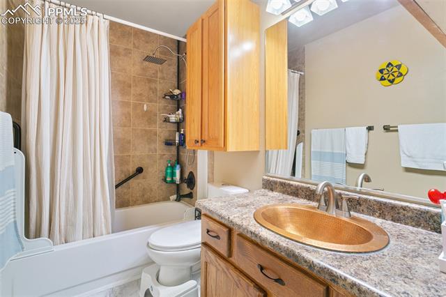 2005 Ambleside Drive