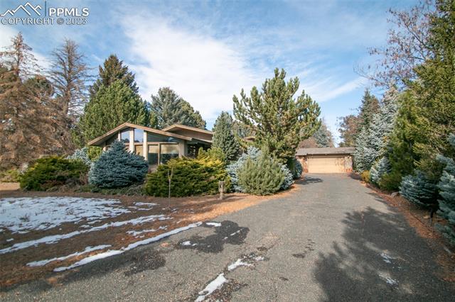 1690 Hill Circle