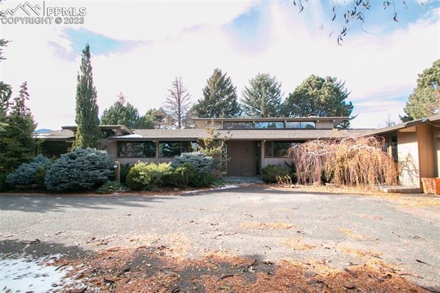 1690 Hill Circle