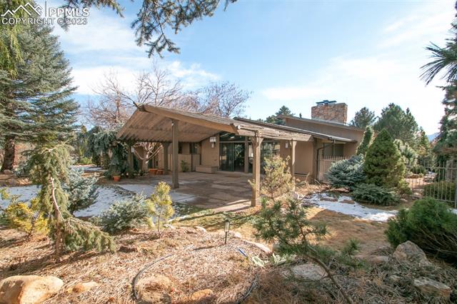 1690 Hill Circle