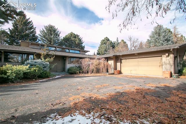 1690 Hill Circle