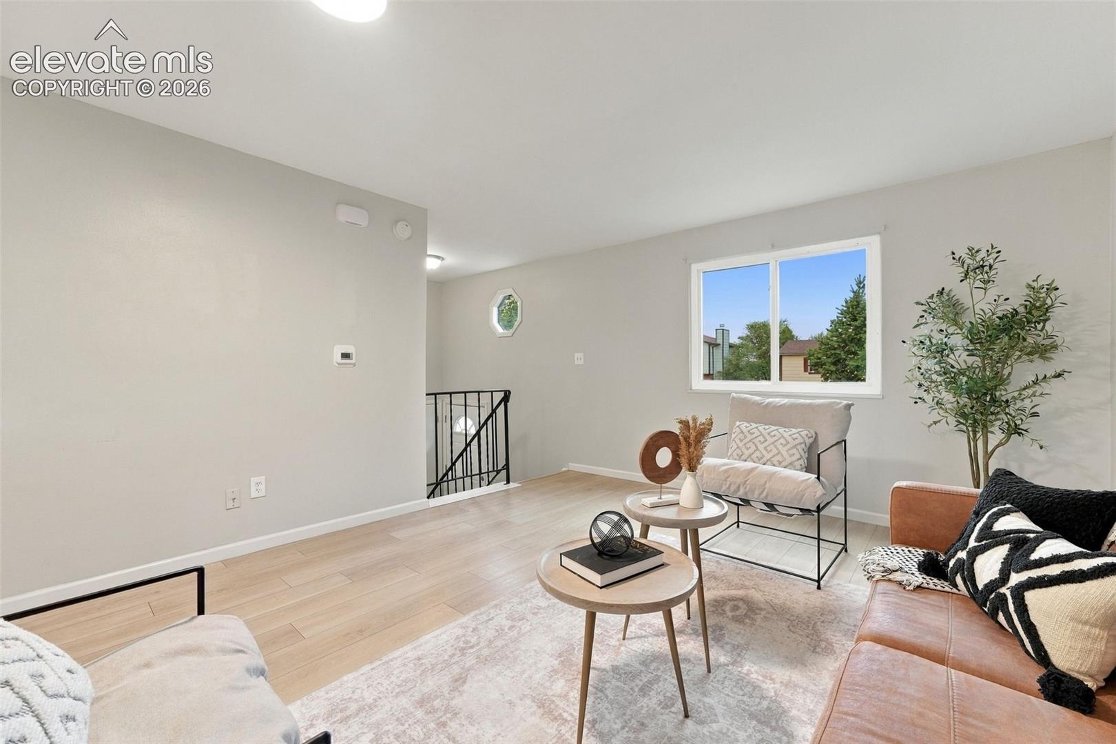 1043 W Nolte Drive