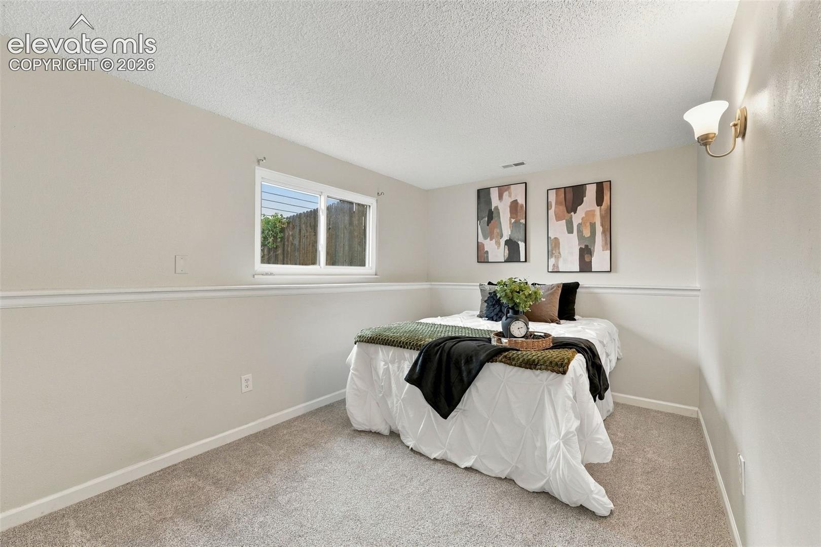 1043 W Nolte Drive