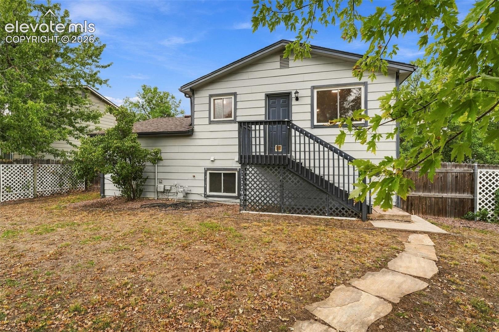 1043 W Nolte Drive