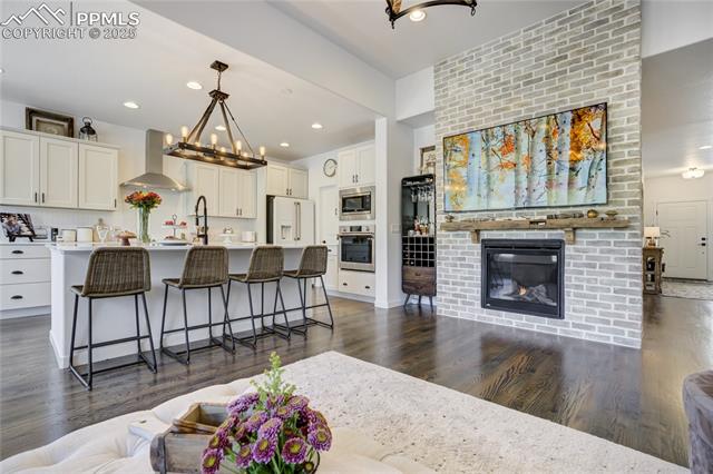 1058 Charismatic Way