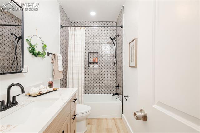 905 W Cucharras Street