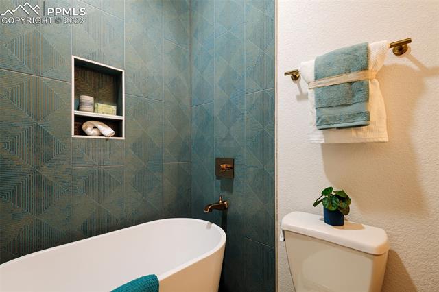 905 W Cucharras Street