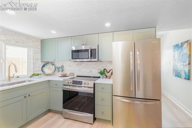 905 W Cucharras Street