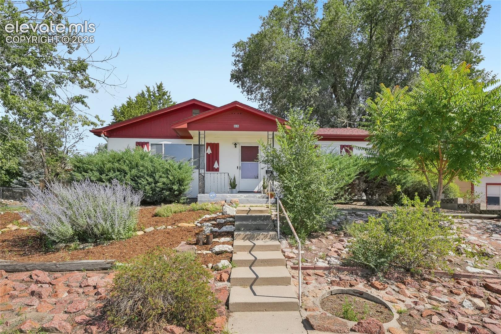 3102 E San Miguel Street