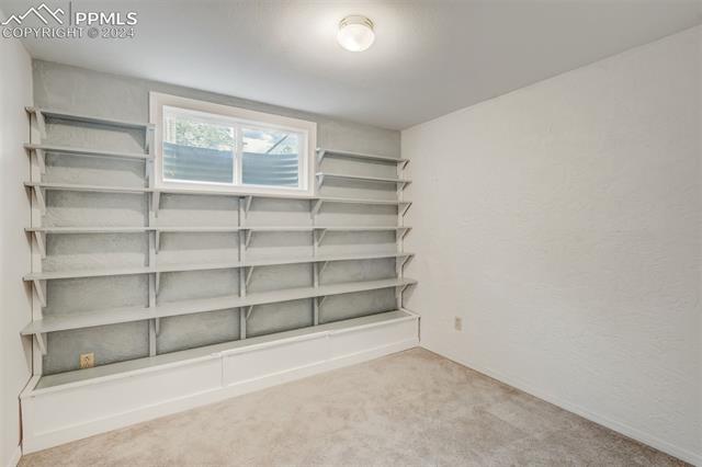810 Hoorne Avenue
