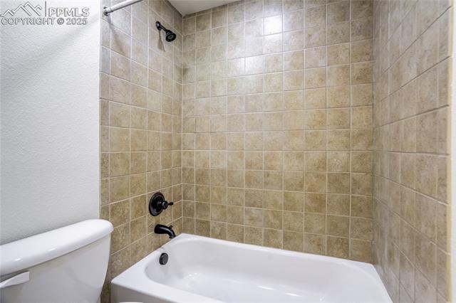 6674 Thistlewood Street