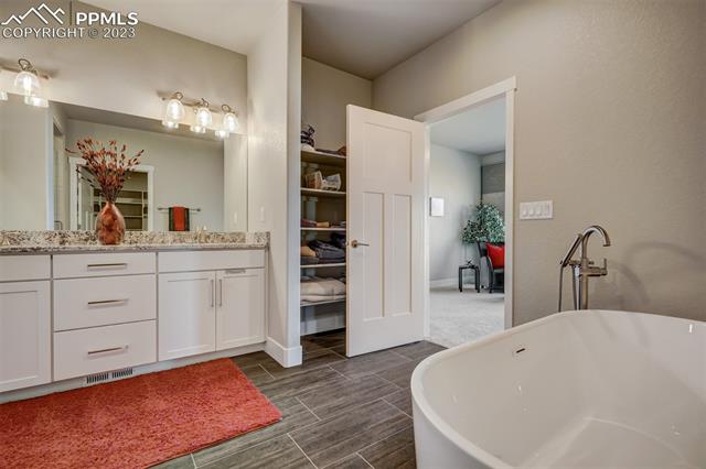 19270 Good Life View