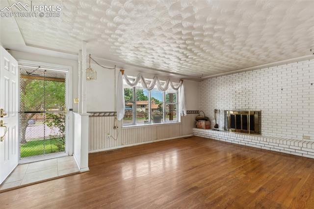 1410 Moffat Circle