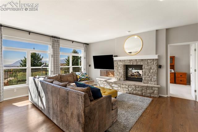 1940 Bluffside Terrace