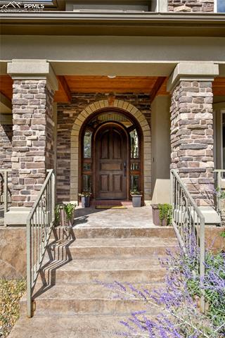 710 W Caspian Court