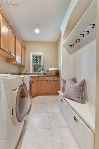 710 W Caspian Court