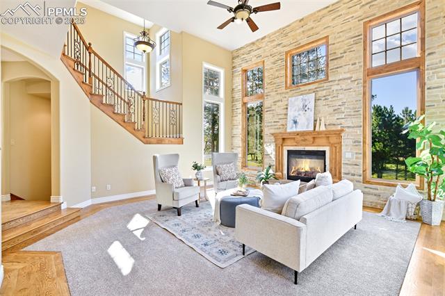 710 W Caspian Court