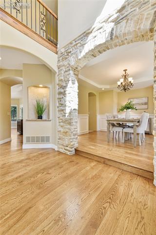 710 W Caspian Court