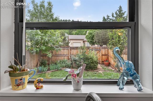 686 Echo Lane