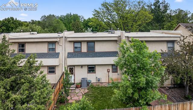 686 Echo Lane