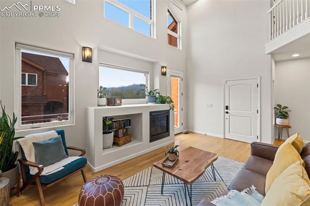 1350 Mirrillion Heights